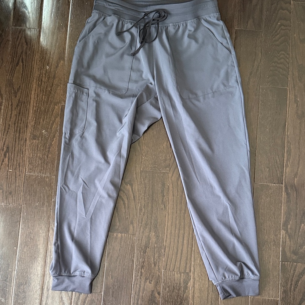 Women’s maevn Gray Jogger scrub Pants MDP.